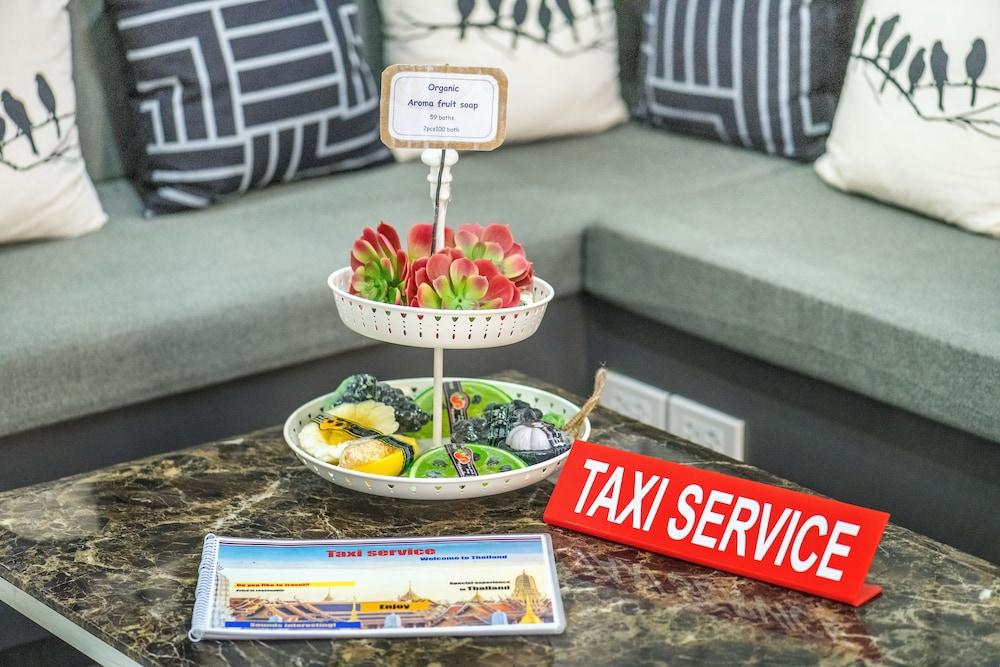 Tori Prestige Bangkok Hotel Екстериор снимка